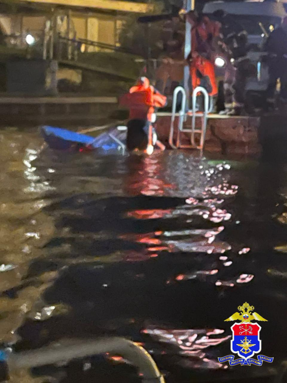 Пассажир катера, затонувшего на Малой Невке, поделился деталями происшествия